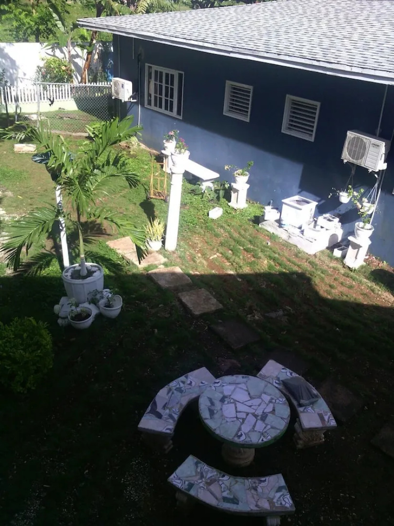 Avalon Sweet Garden Side