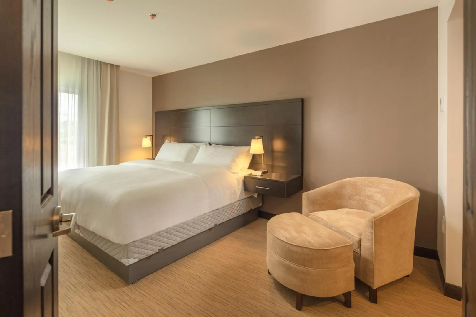 Staybridge Suites Irapuato by IHG
