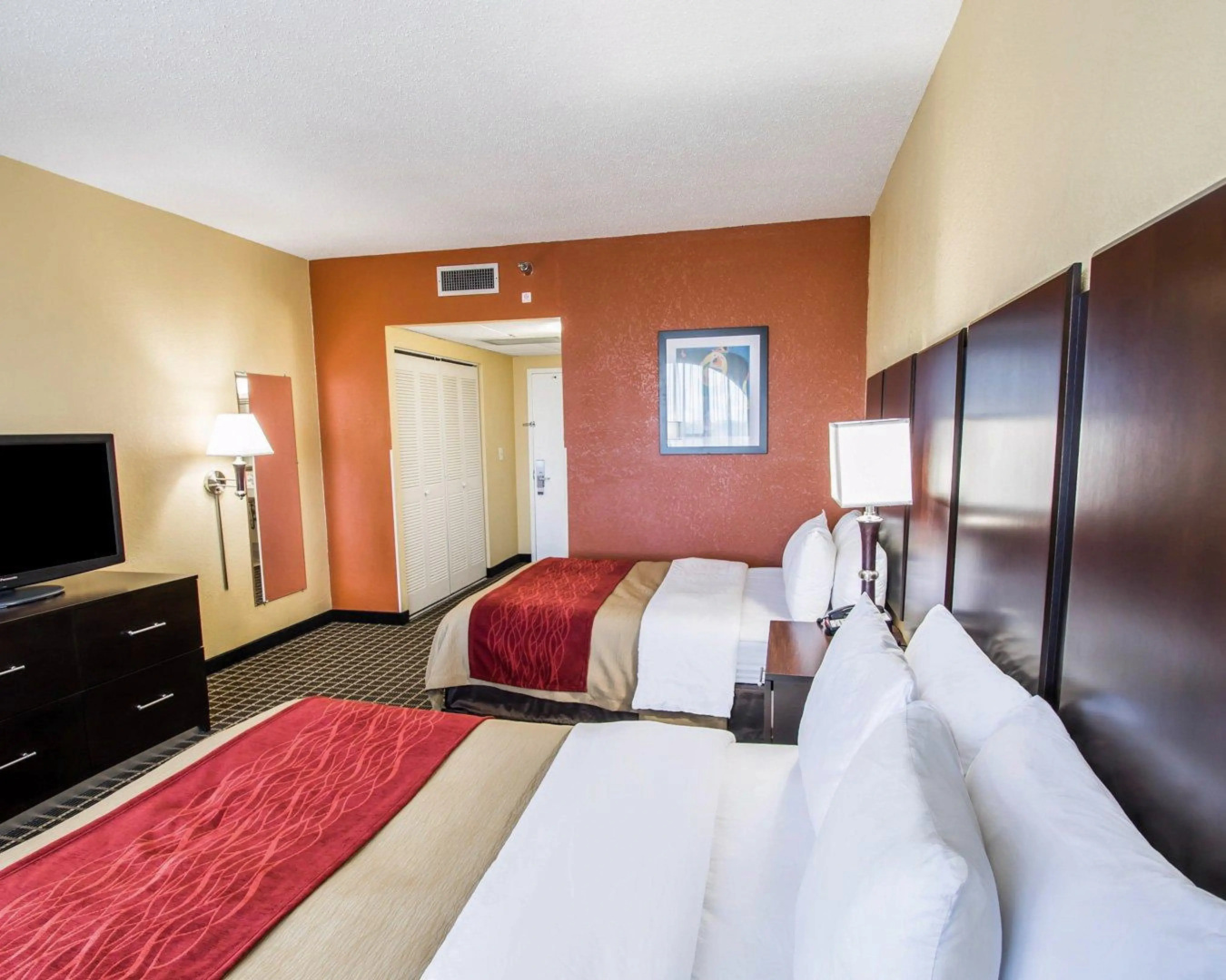 Clarion Inn & Suites Miami International Airport