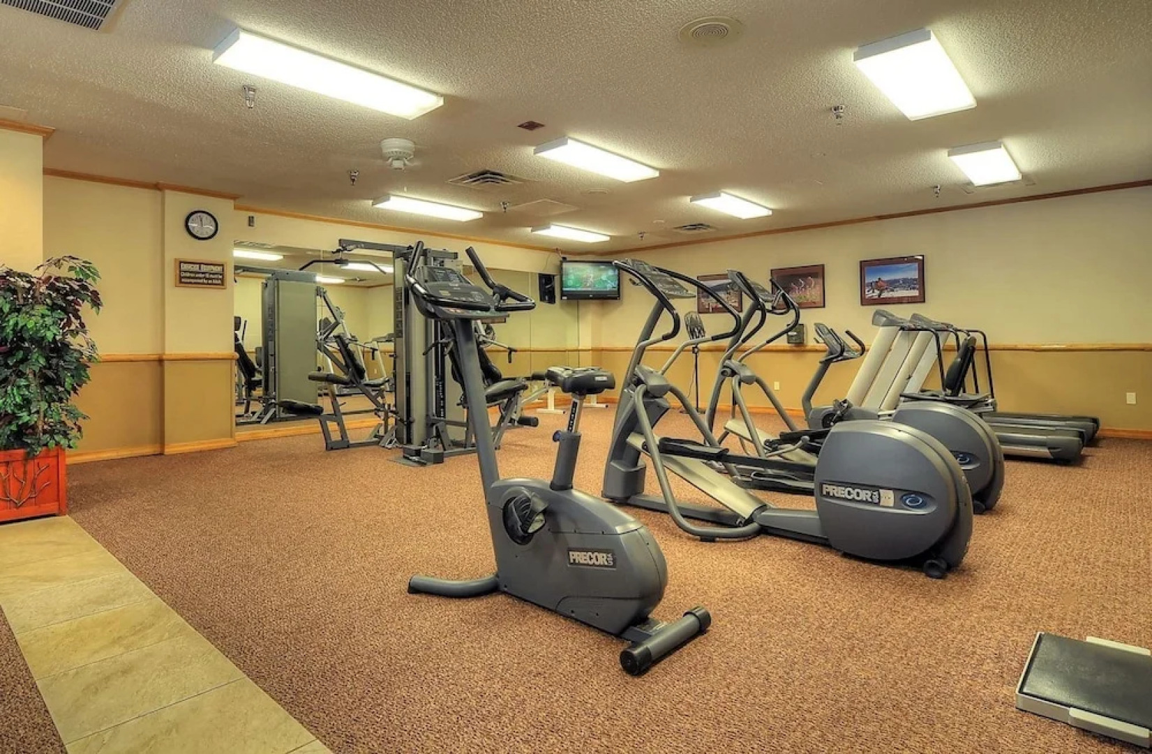 Chateaux Regalien by Ski Colorado