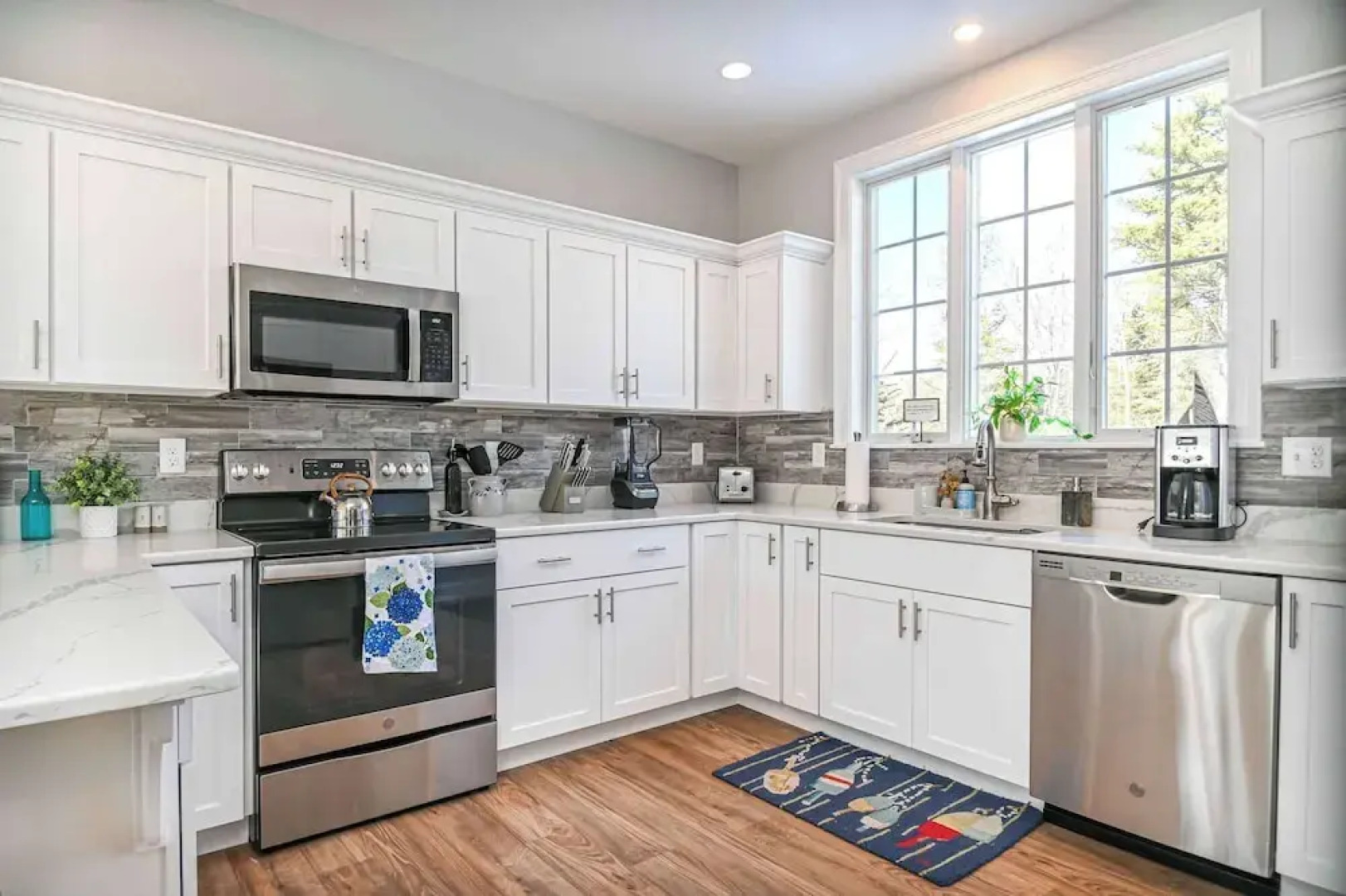 Maritime Meadows Charming Resort-style Home!