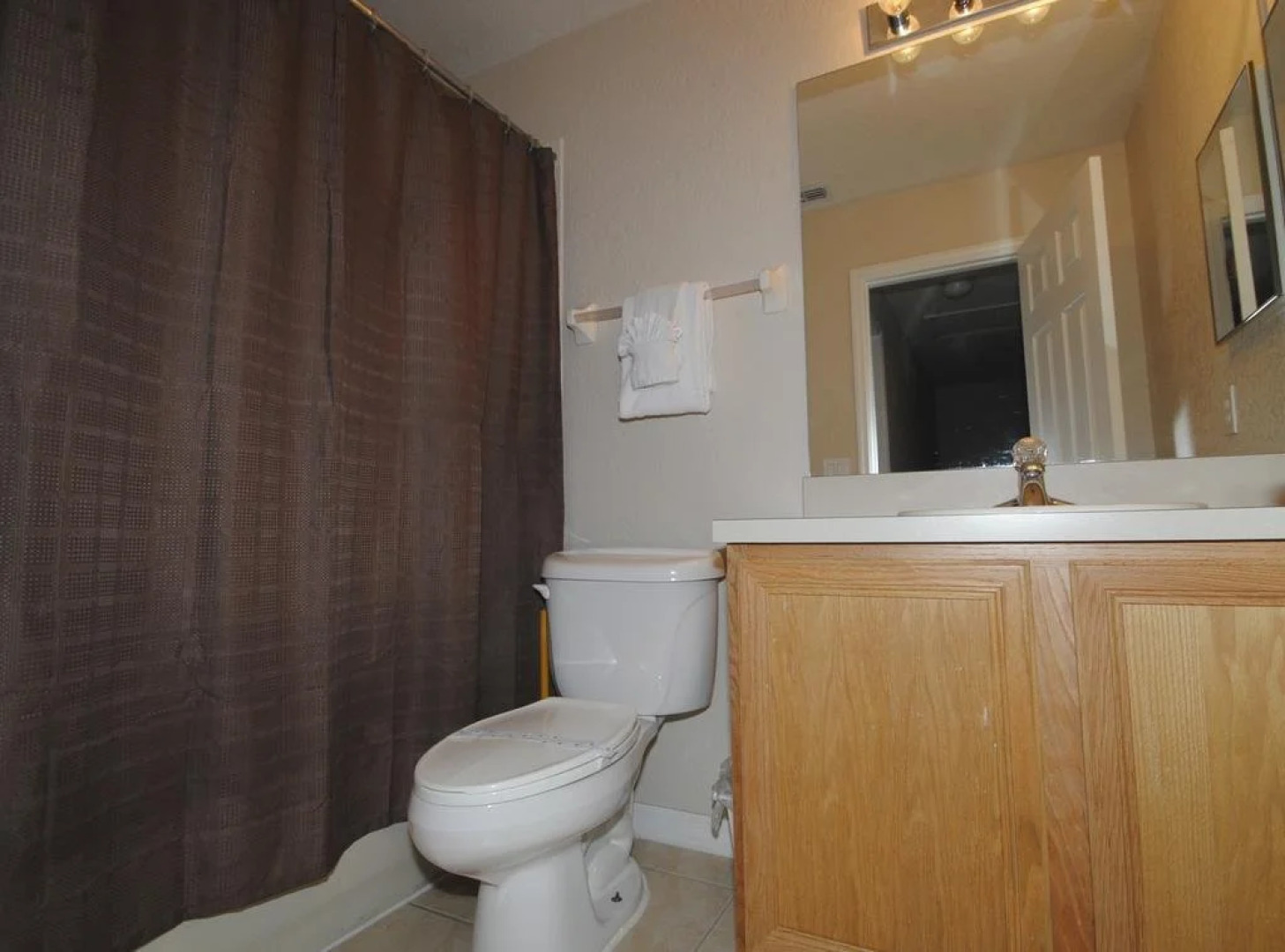 R316CAM Topsy Turvey Place 4 Br villa by RedAwning