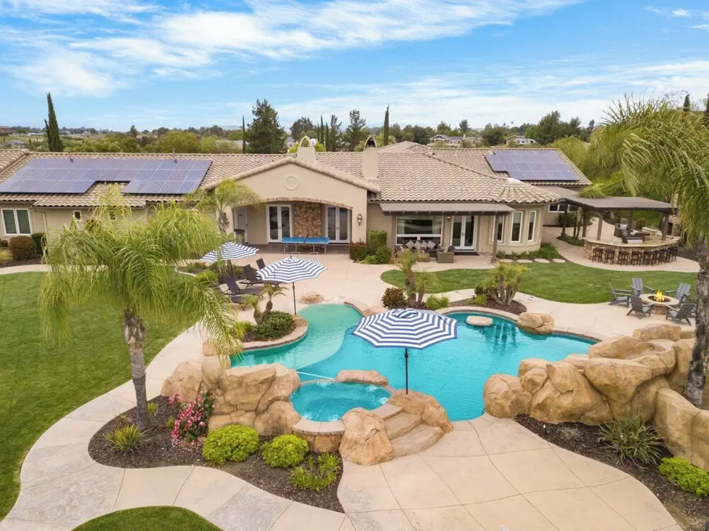 Twilight Vines by AvantStay | Sleeps 20! Wine Country Estate w/ Views