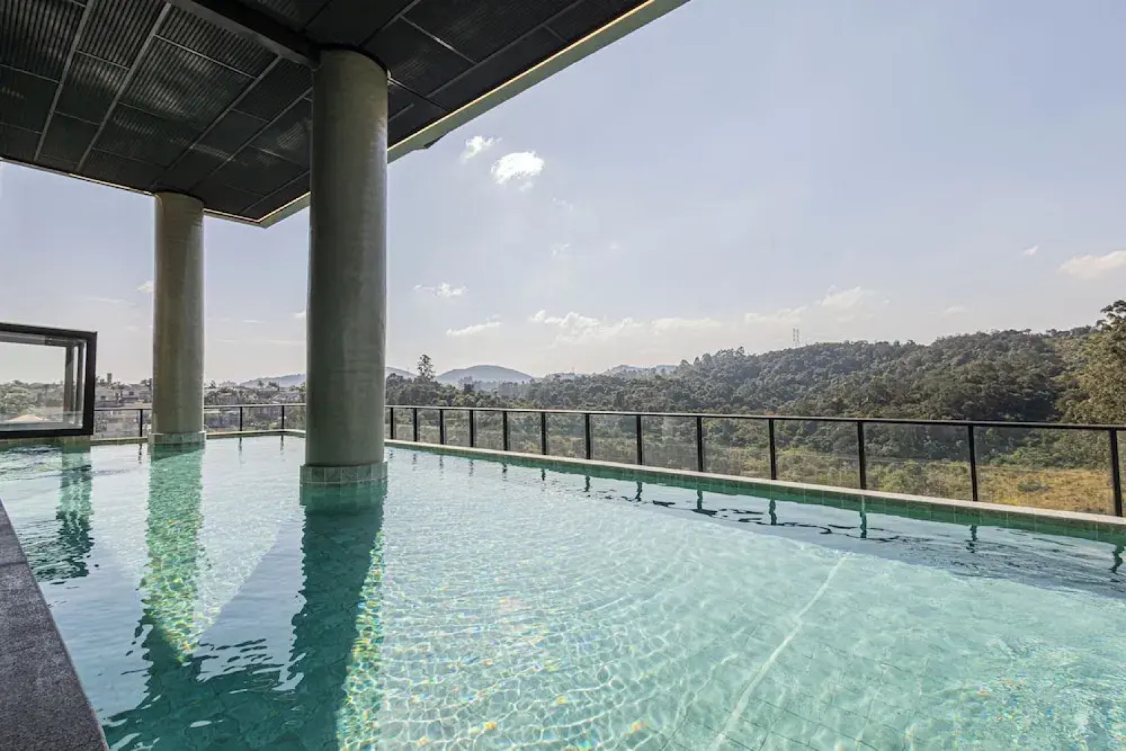 Sky Design Alphaville Housi by Anora