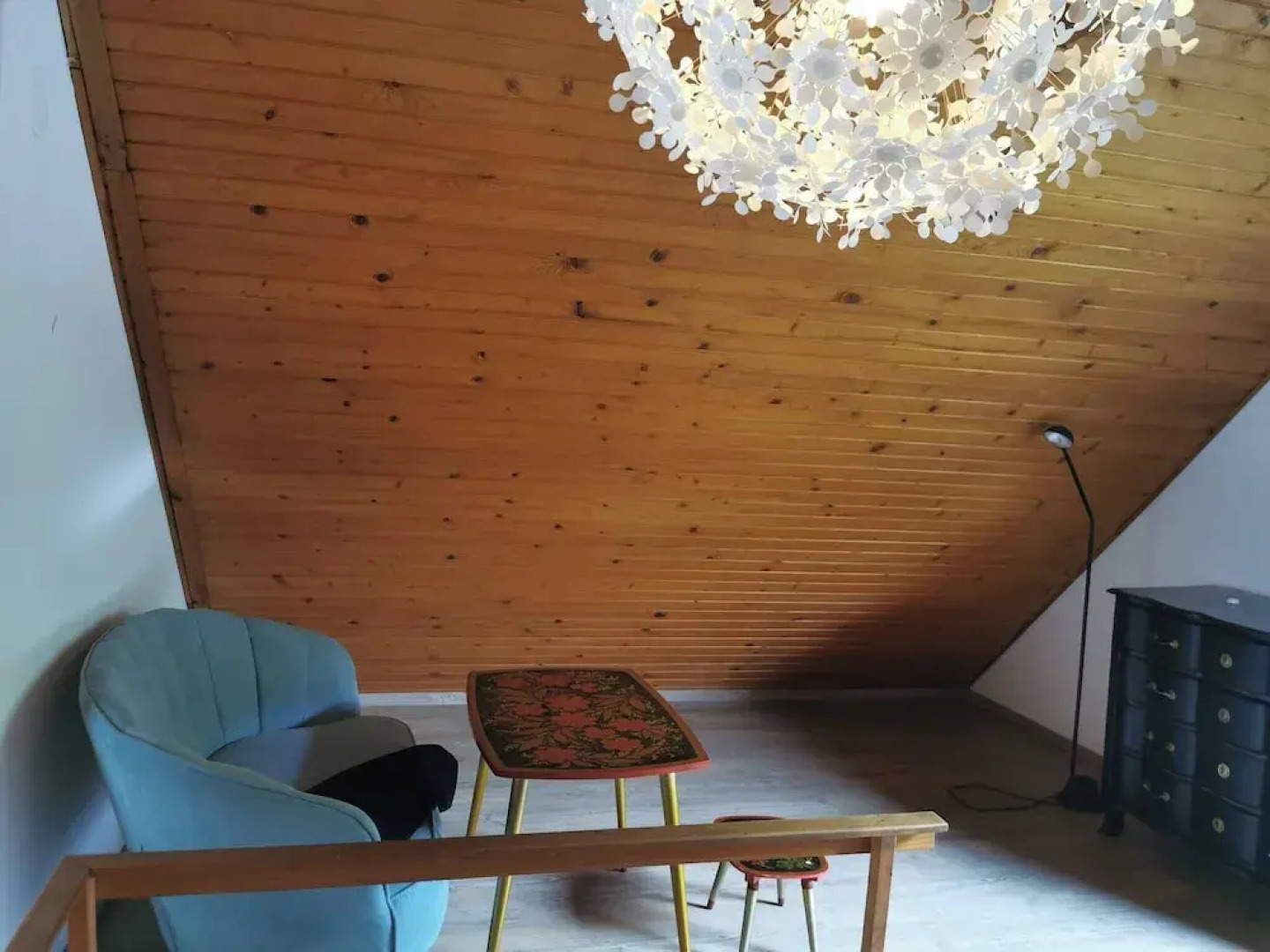 Sunny Wooden House on Creek, 30 Minutes Prague