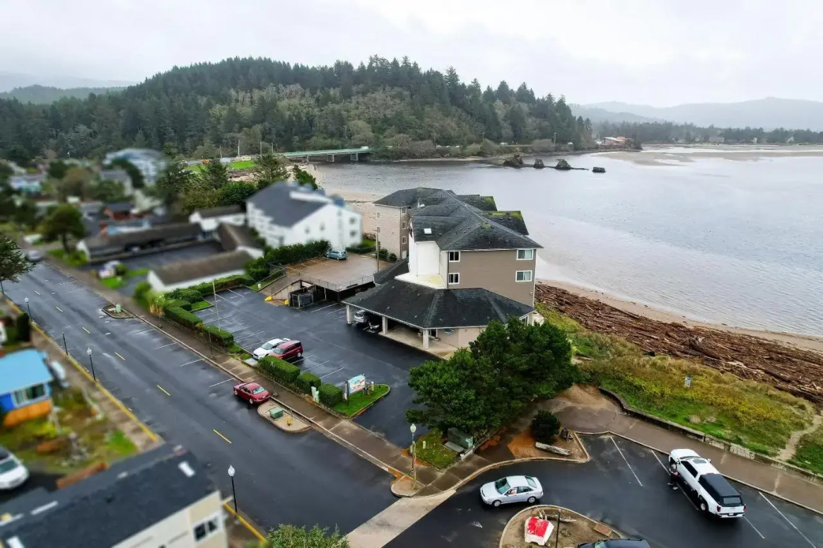 Siletz Bay Beachfront Hotel by OYO Lincoln City