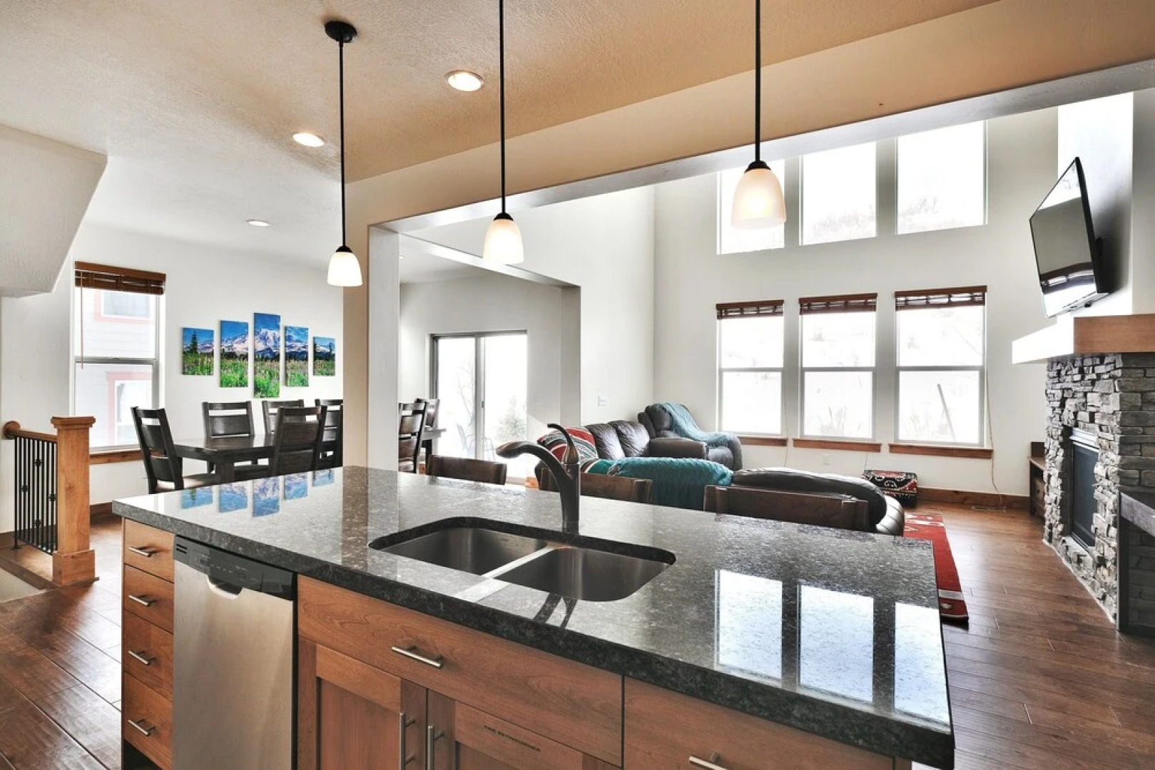 Parks Edge 1119 West Abigail by Blueswell