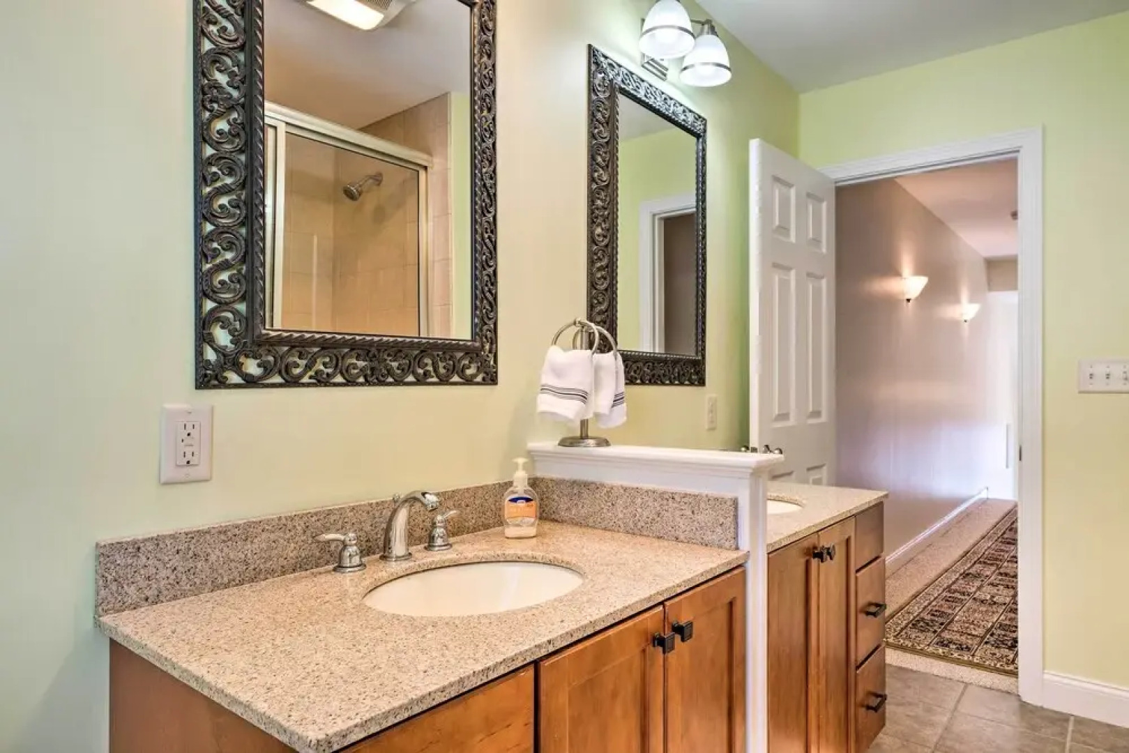 Bethel Townhome: 8 Mi to Sunday River Resort!