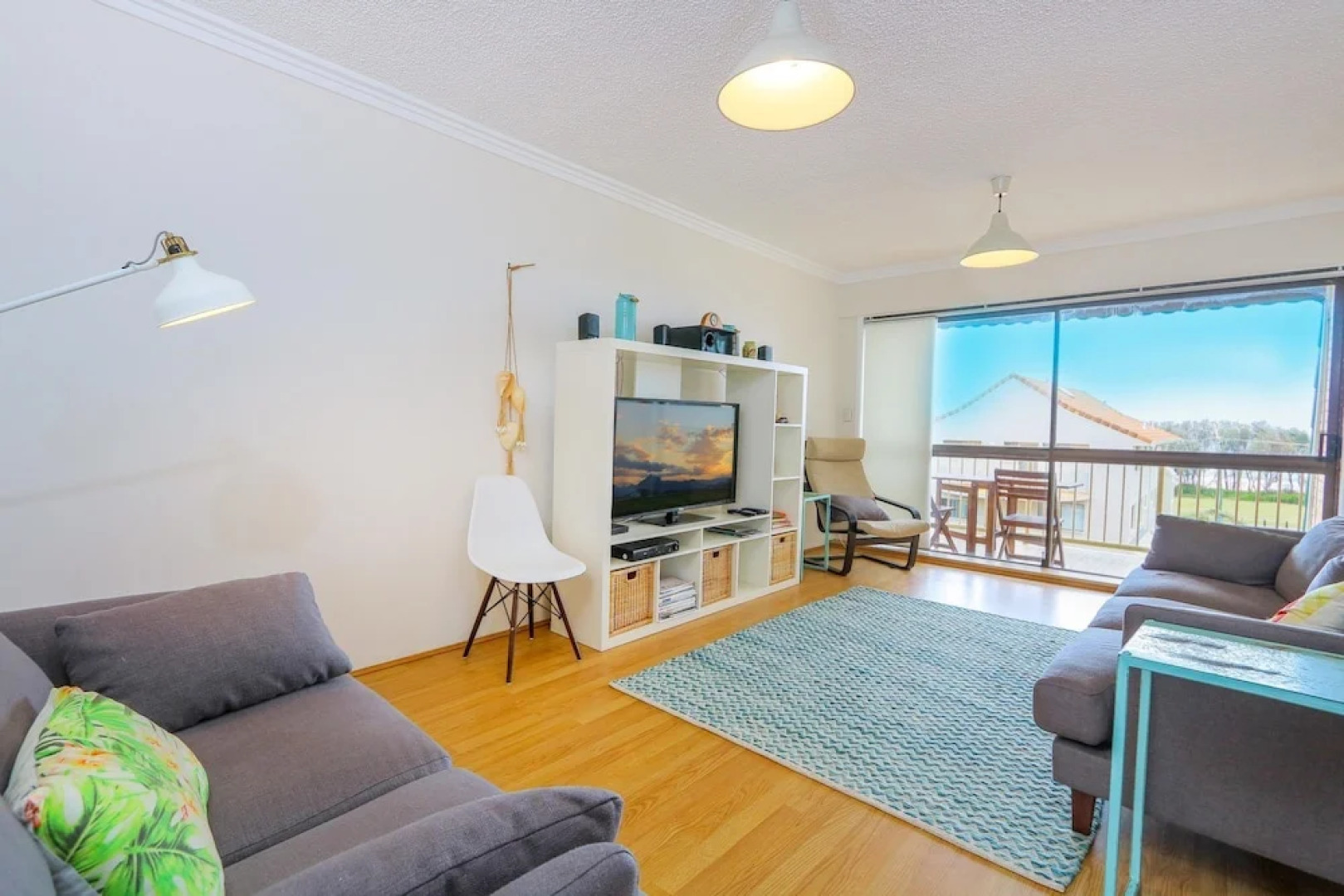 Beachside Bliss '12 Kingsway'