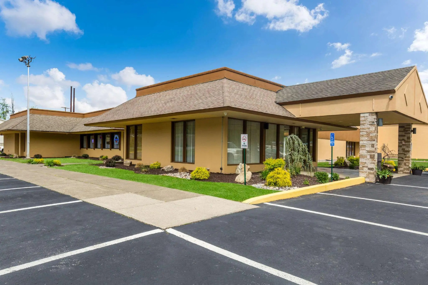Rodeway Inn & Suites Stroudsburg - Poconos