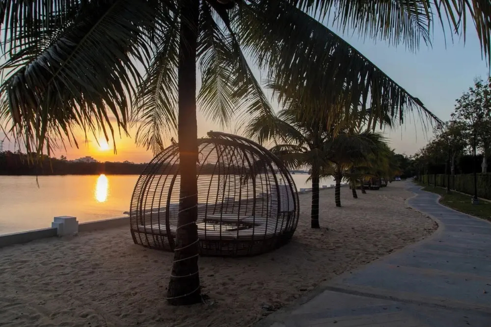 Castle Bayview Resort & Spa