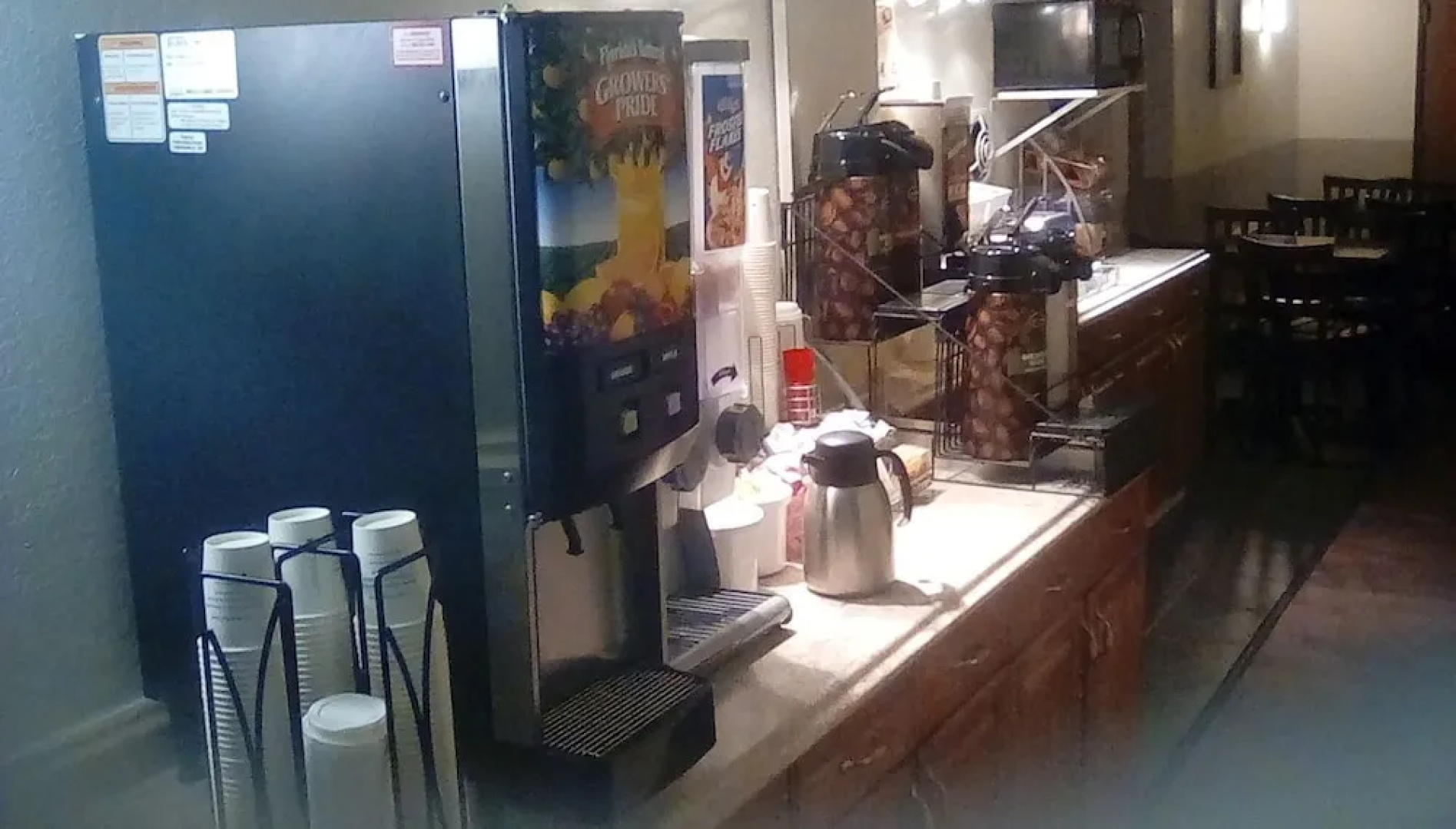 Super 8 Newburgh