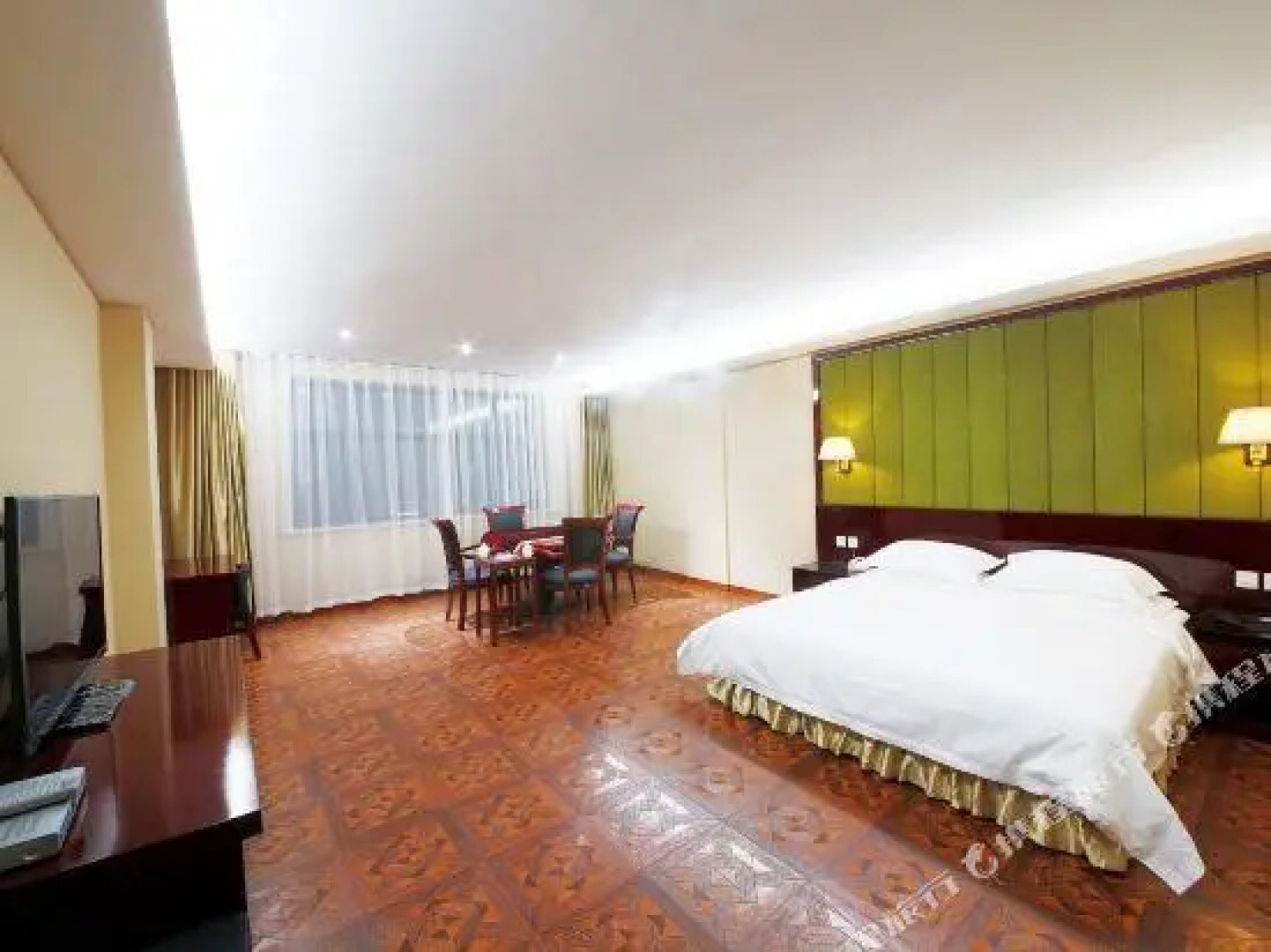 Zhongwei Business Hotel