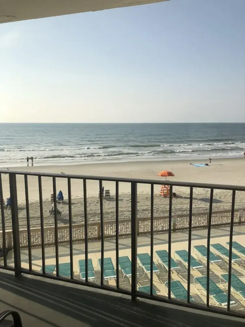 Royal Garden Resort 212 1 Bedroom Condo by Redawning