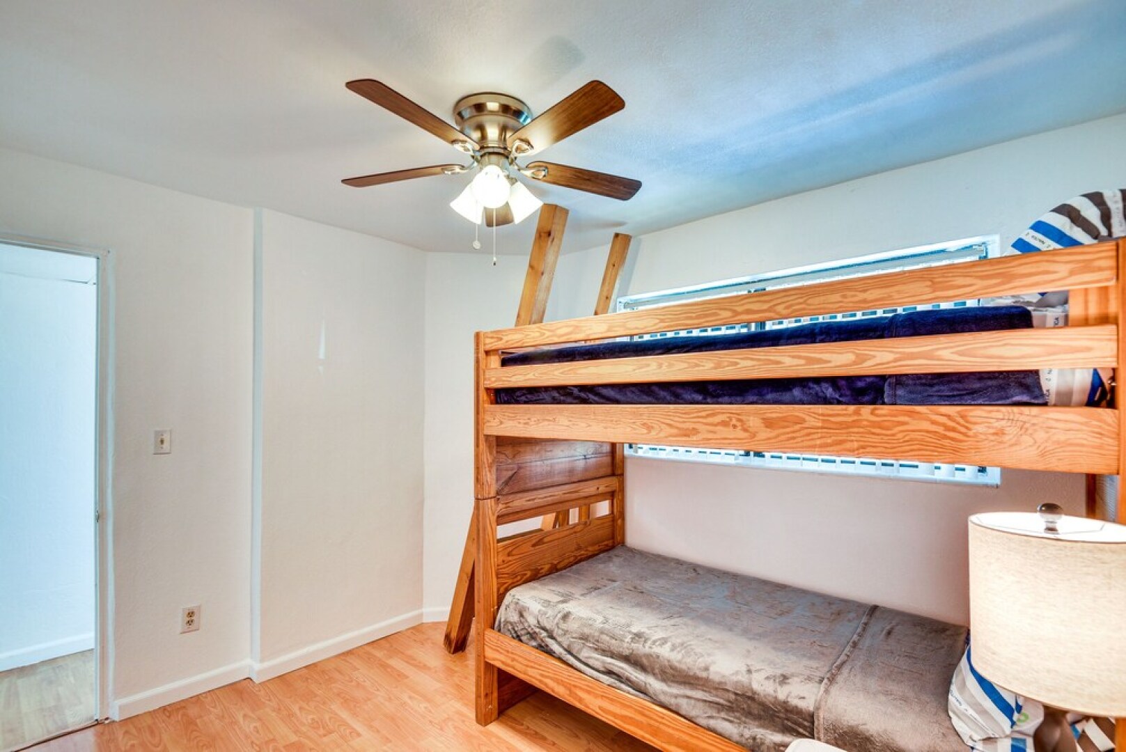 Ormond Beach Home: Walk to Community Beach!