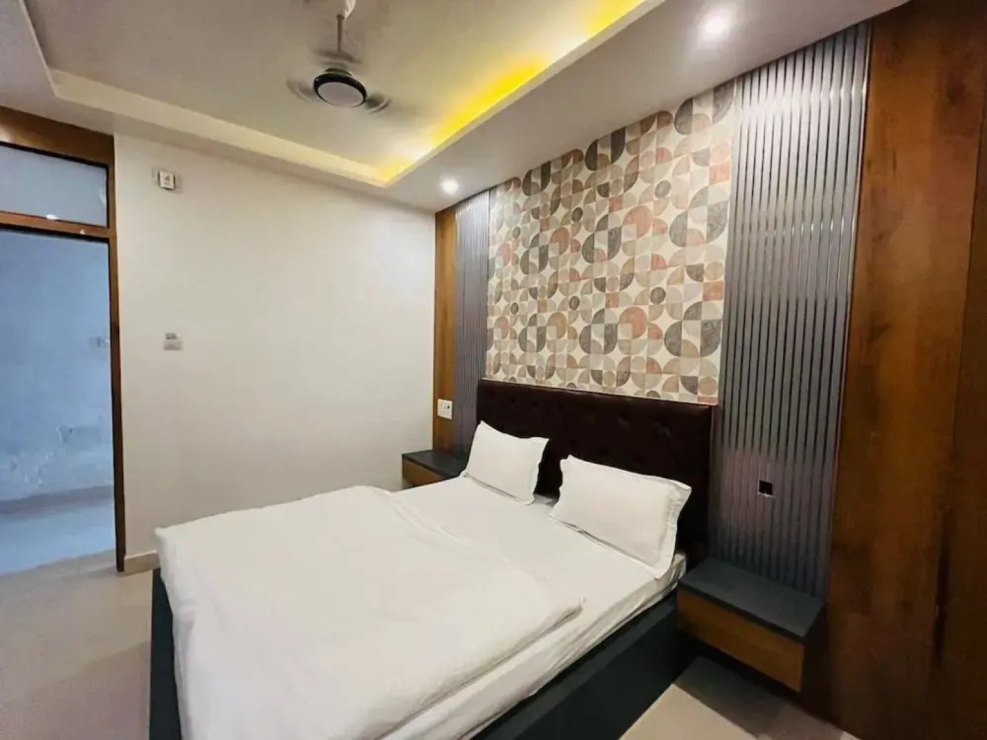 OYO 26773 Hotel Satyam Inn