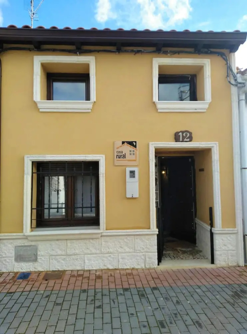 House With 3 Bedrooms in Alaejos, With Enclosed Garden and Wifi