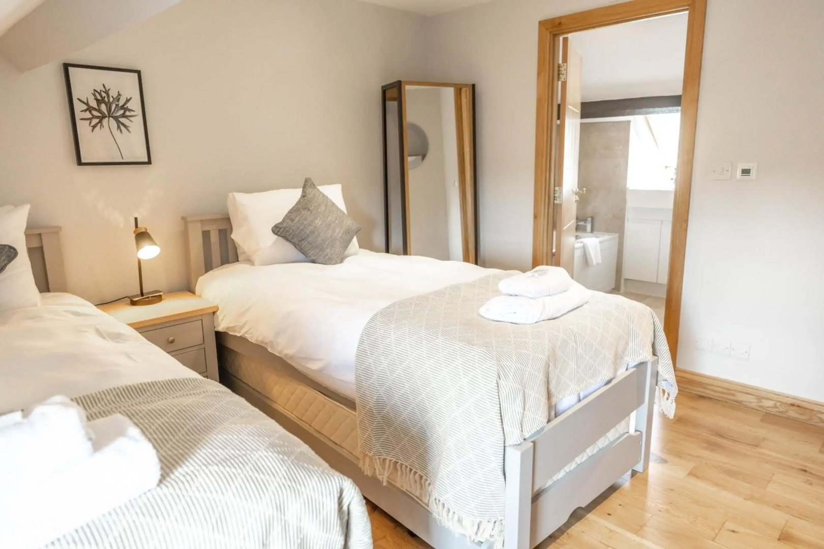 Serviced Guest ApartSuites The Unicorn