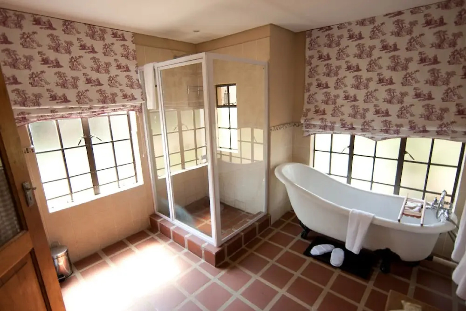 African Hills Safari Lodge & Spa