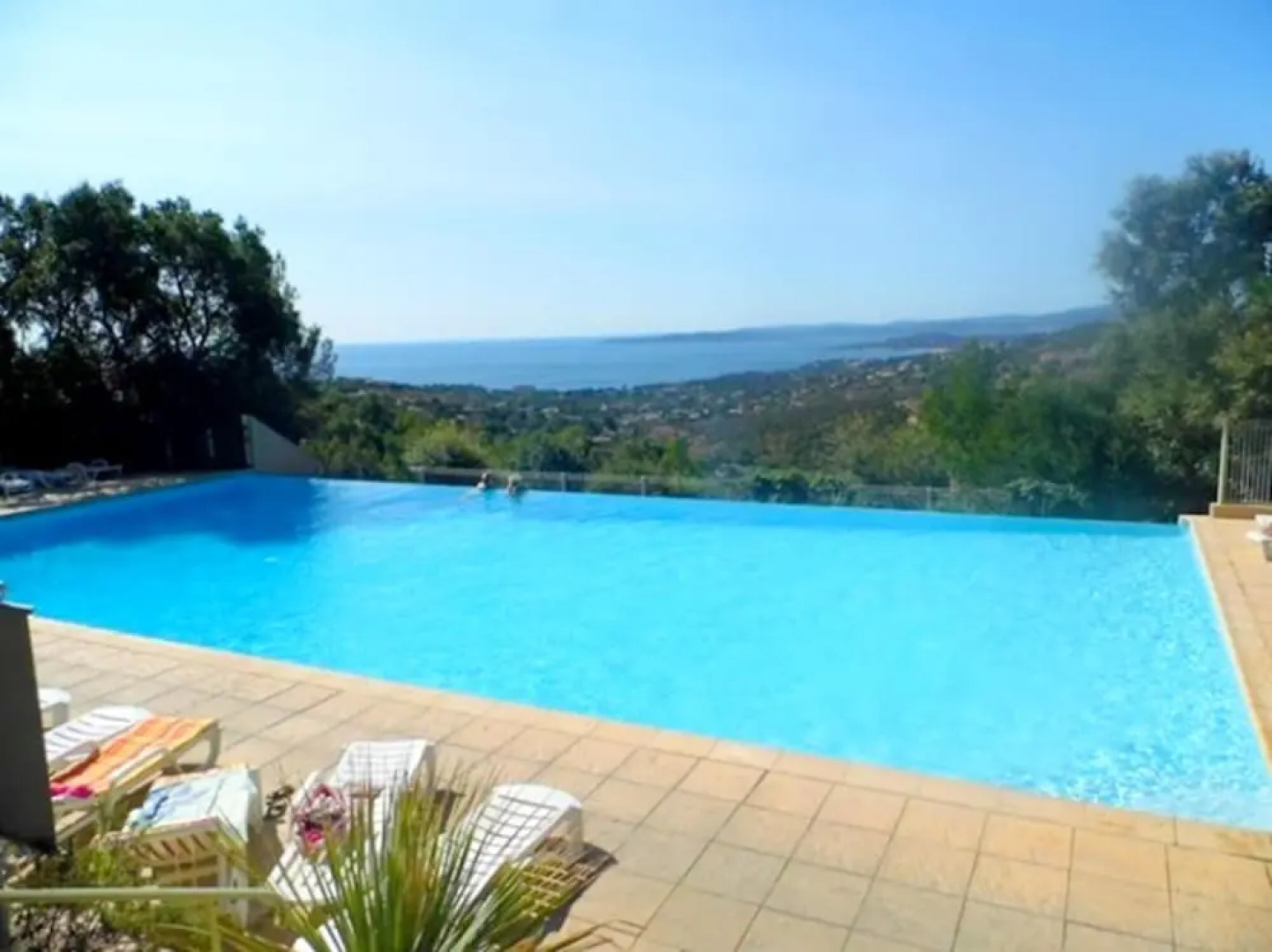 Apartment With 2 Bedrooms in Roquebrune-sur-argens, With Wonderful sea