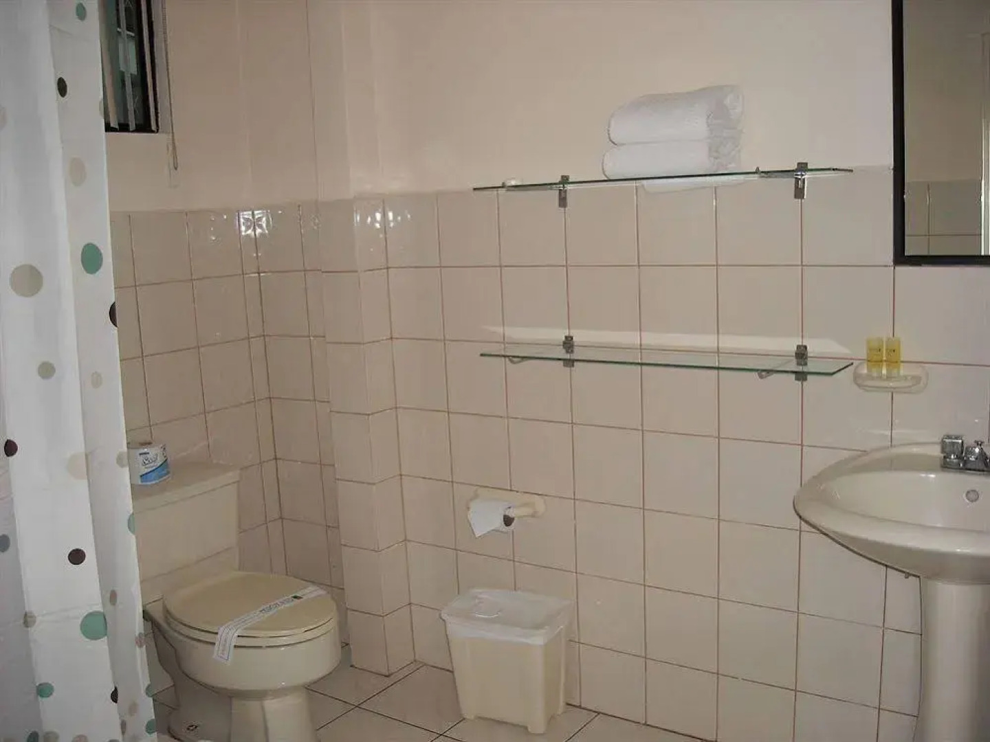 Melrose Plaza Suites