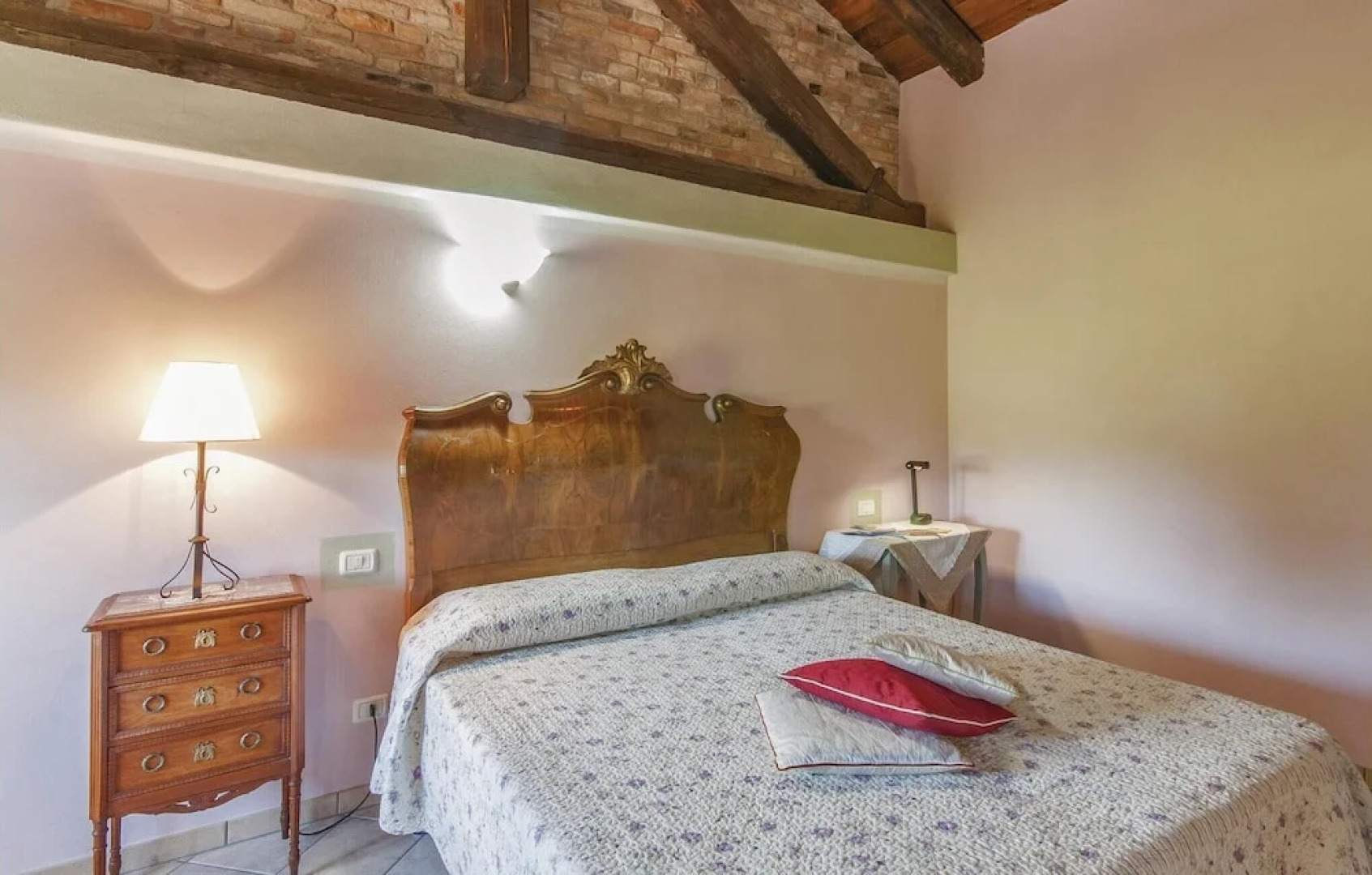 Amazing Home in Castagnole Delle Lanze With 2 Bedrooms and Wifi