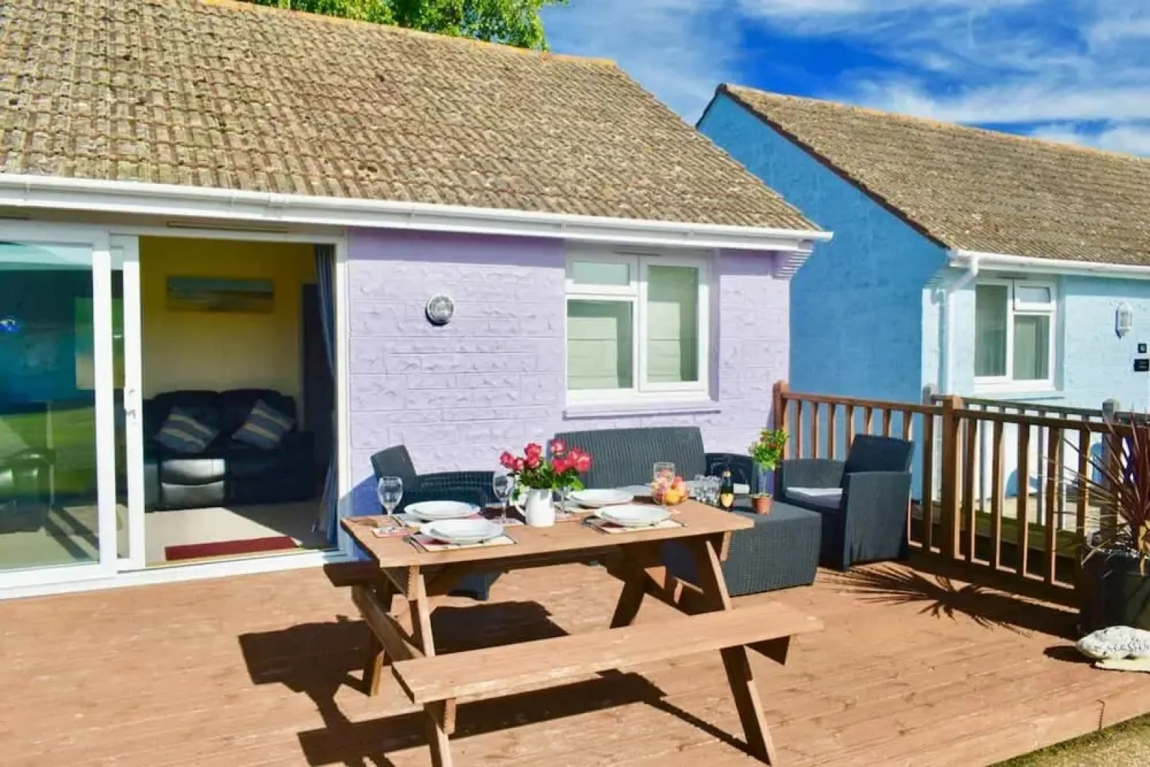 Seashells Dog Friendly Seaview Beach Chalet Sleeps 4 Beach Opposite