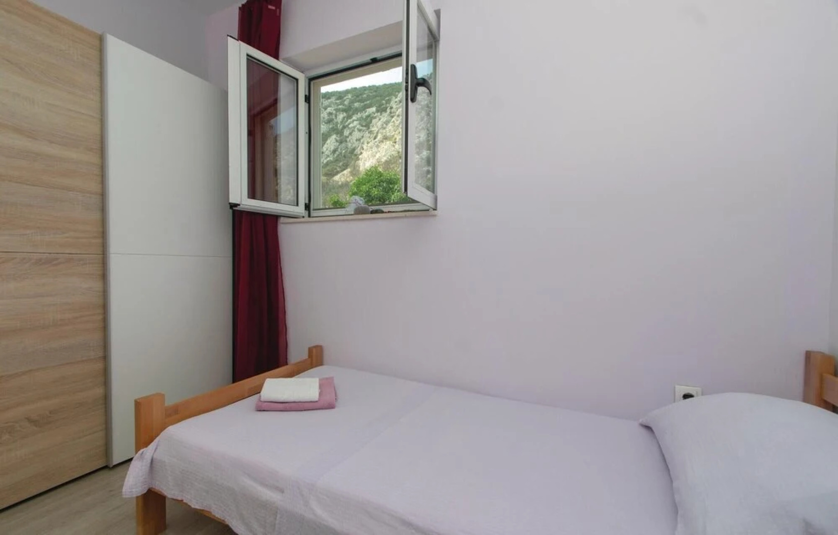 Beautiful Home in Trstenik With Wifi and 2 Bedrooms