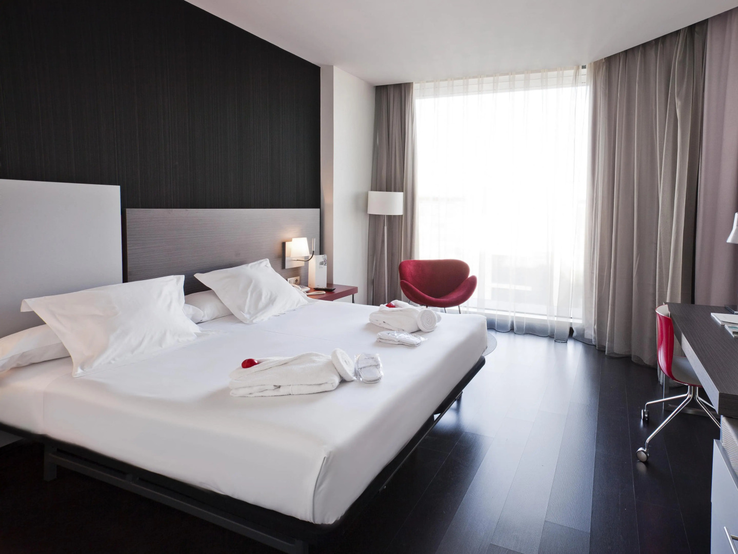 Отель ILUNION Atrium