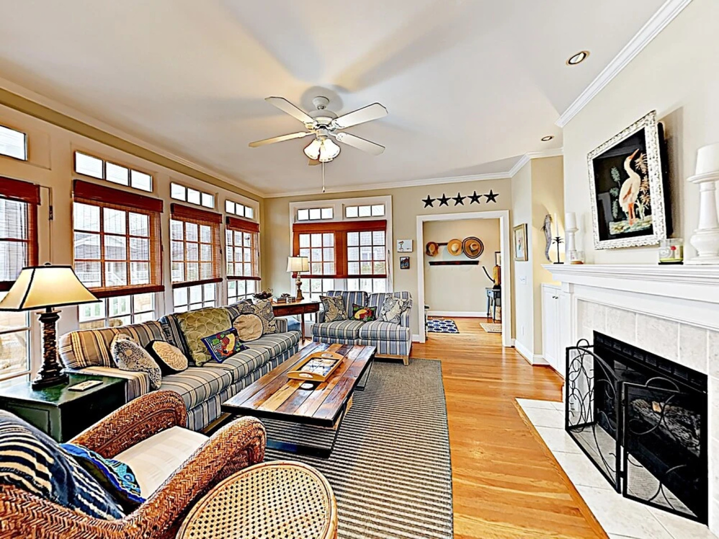 Charming & Spacious , 200 Steps From The Sand 3 Bedroom Condo