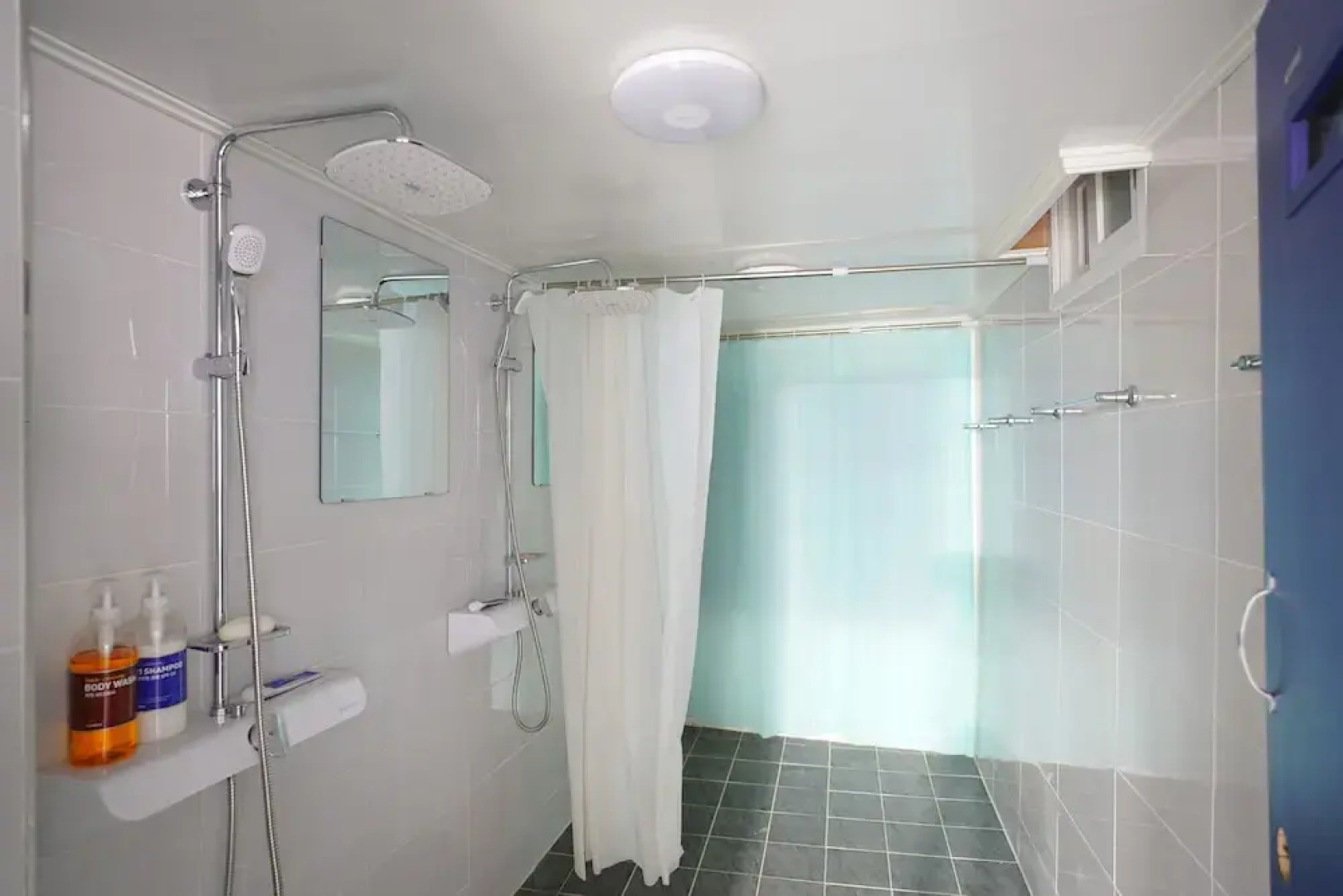 Bluemoon Guest House - Hostel