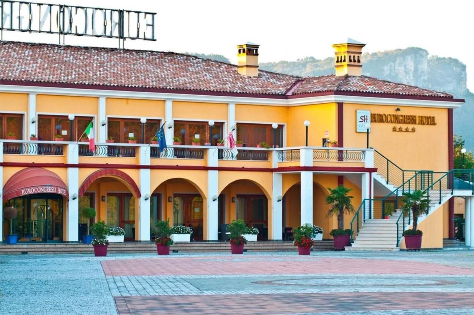 Отель La Rondinaia in Eurocongressi