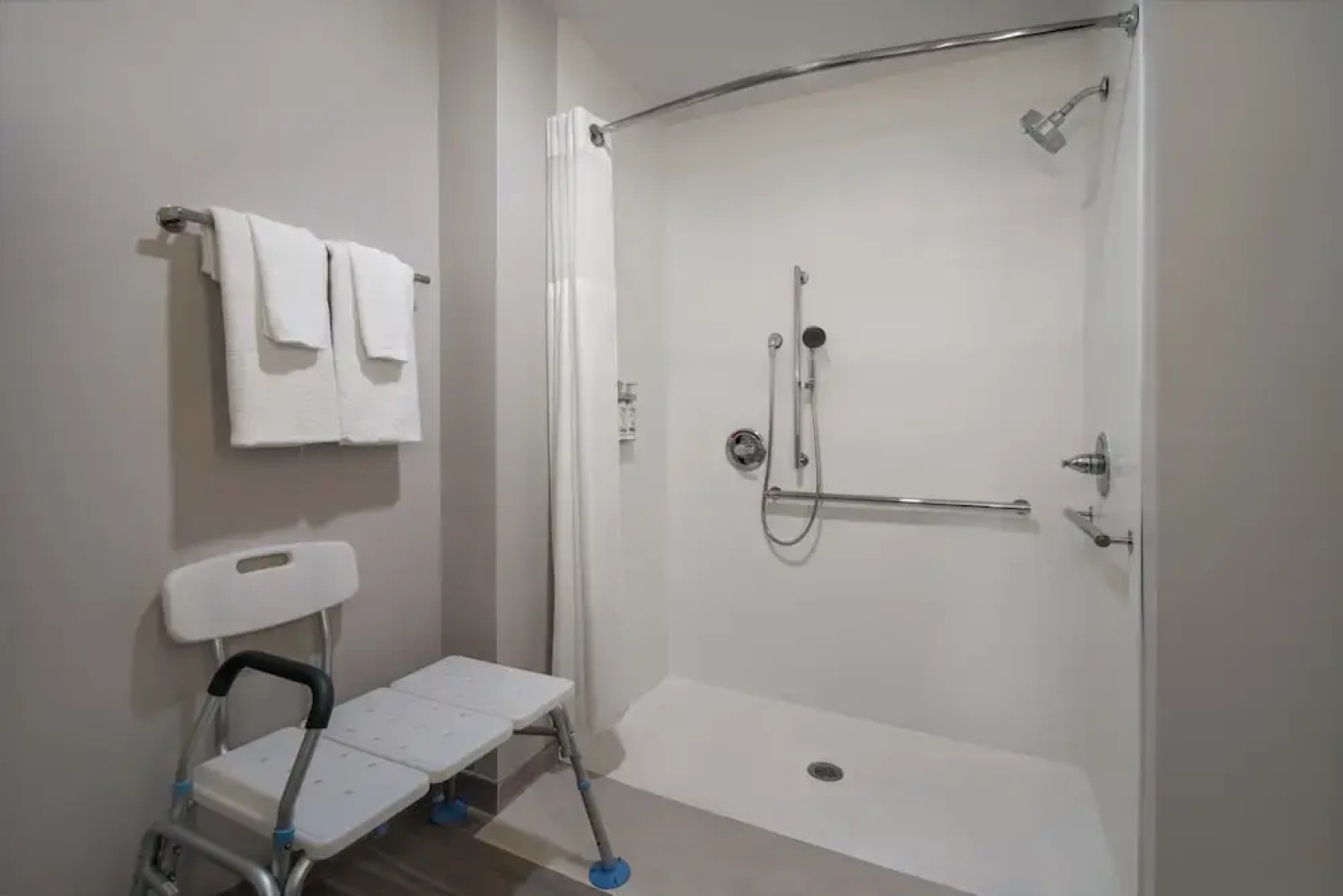 Holiday Inn Express & Suites Muskegon - Grand Haven by IHG