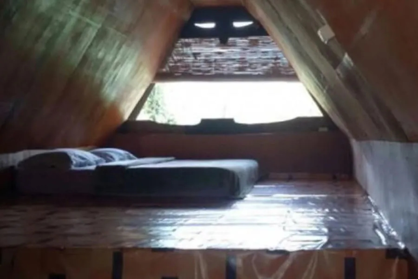 Laster Jony's Guesthouse Samosir RedPartner