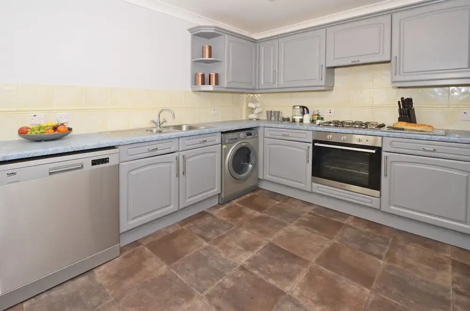 Ideal for Alton Towers, Staffordshire and The Peak District