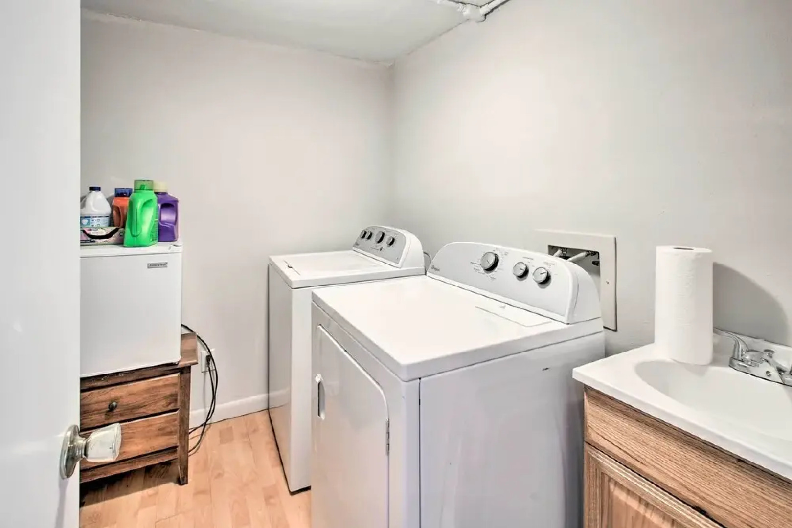 Townhome on Lake Desoto: Deck + Water Views!