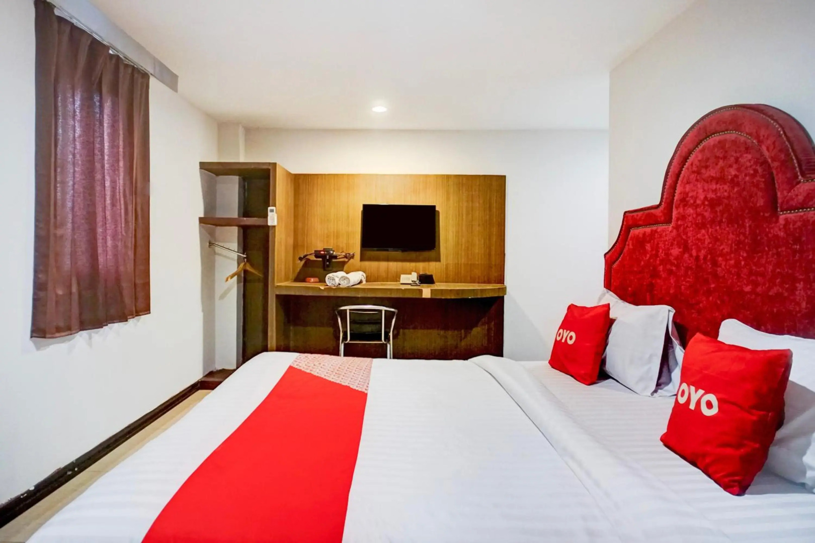 OYO 2574 Z Suites Hotel