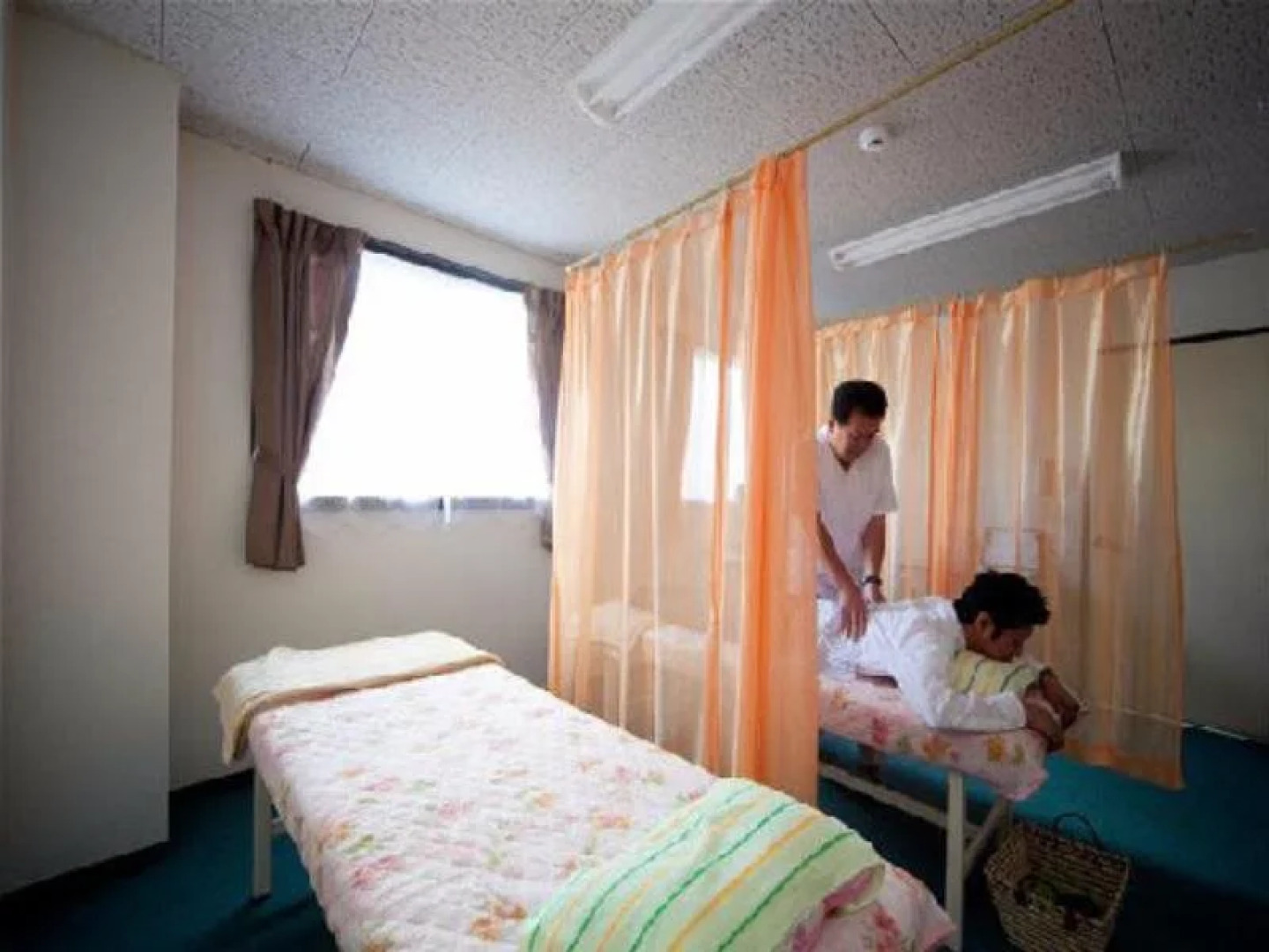 Capsule Hotel New Gloria