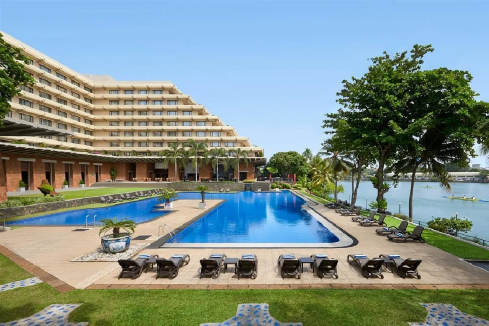 Cinnamon Lakeside Colombo