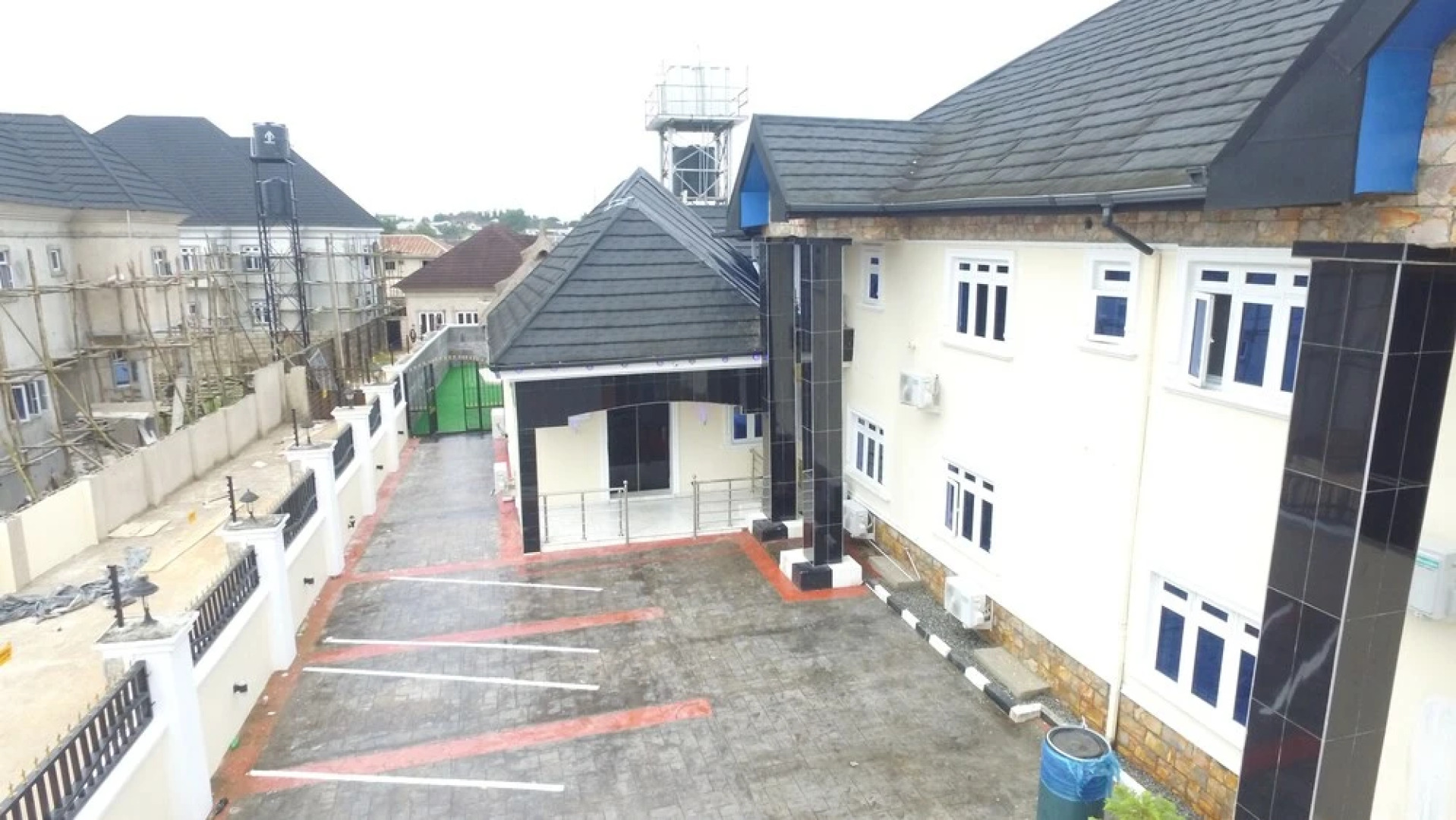 Victoria Inn Hotel And Suites