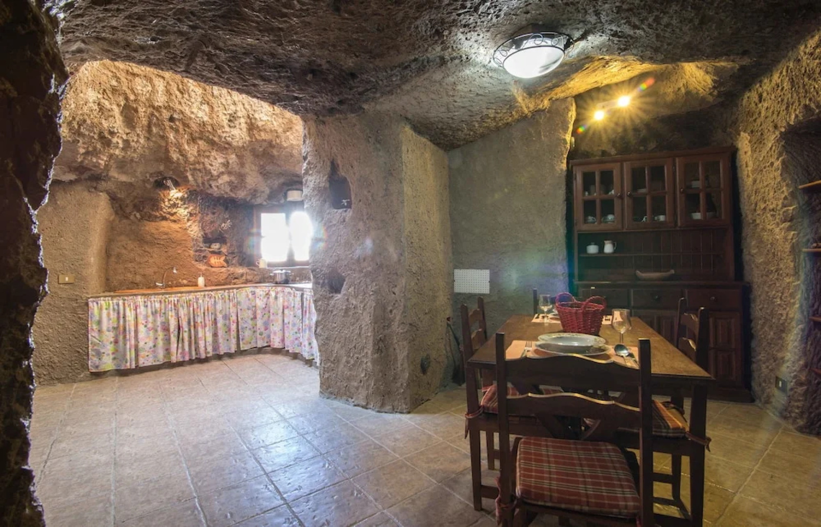 Casa Cueva Las Margaritas