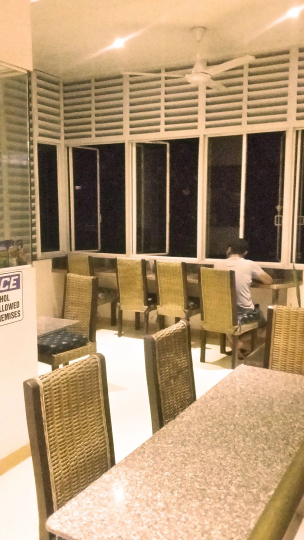 ZEN Rooms Basic White Knights Dumaguete