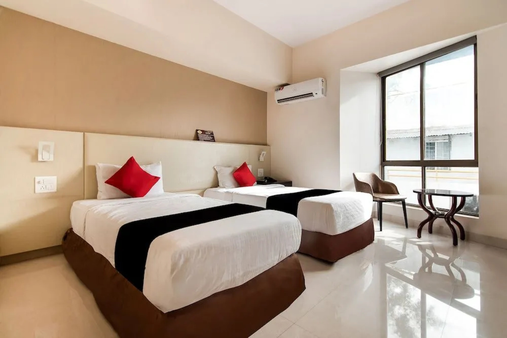 Capital O 37016 Hotel Patiala House