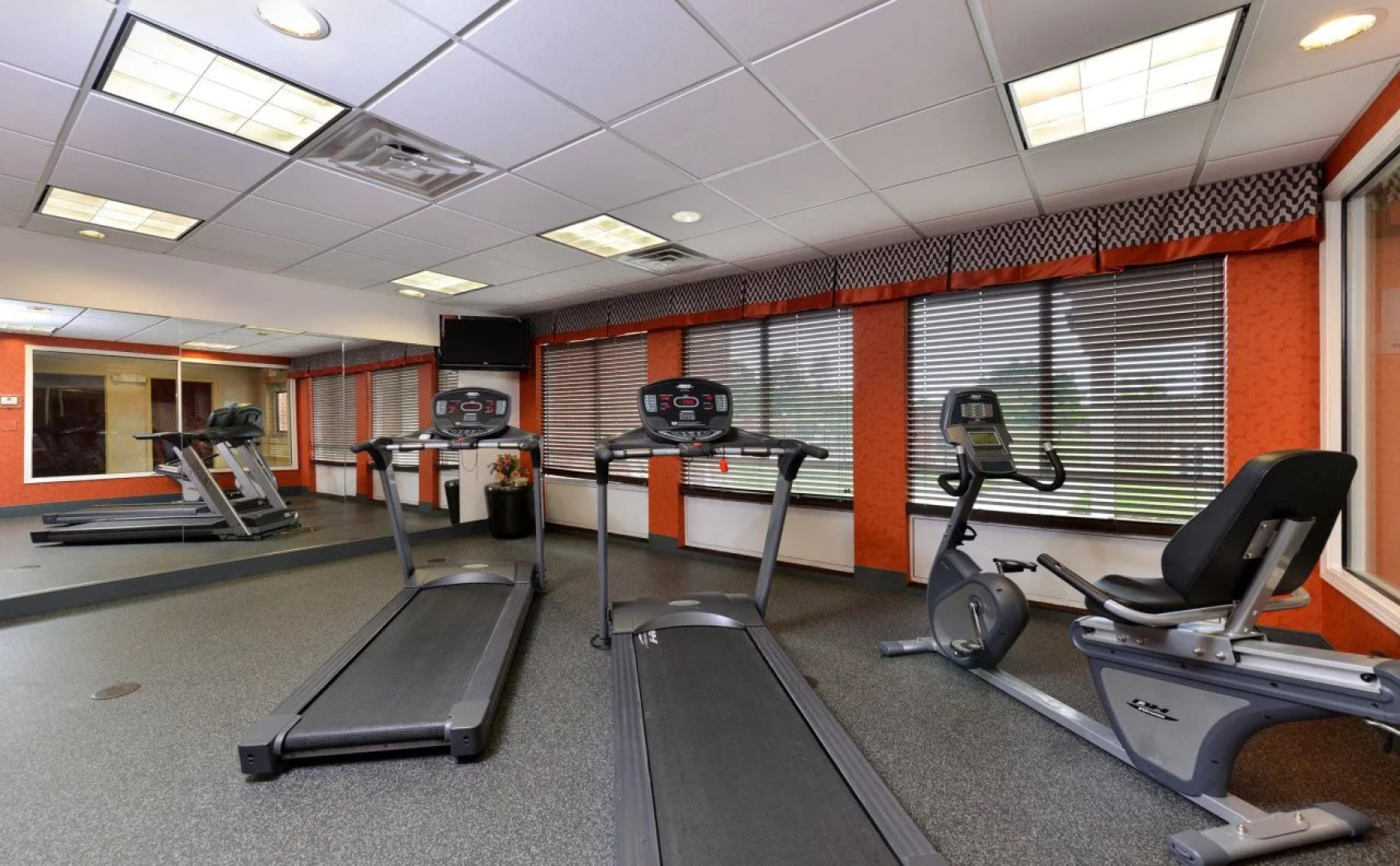 Holiday Inn Express White House by IHG