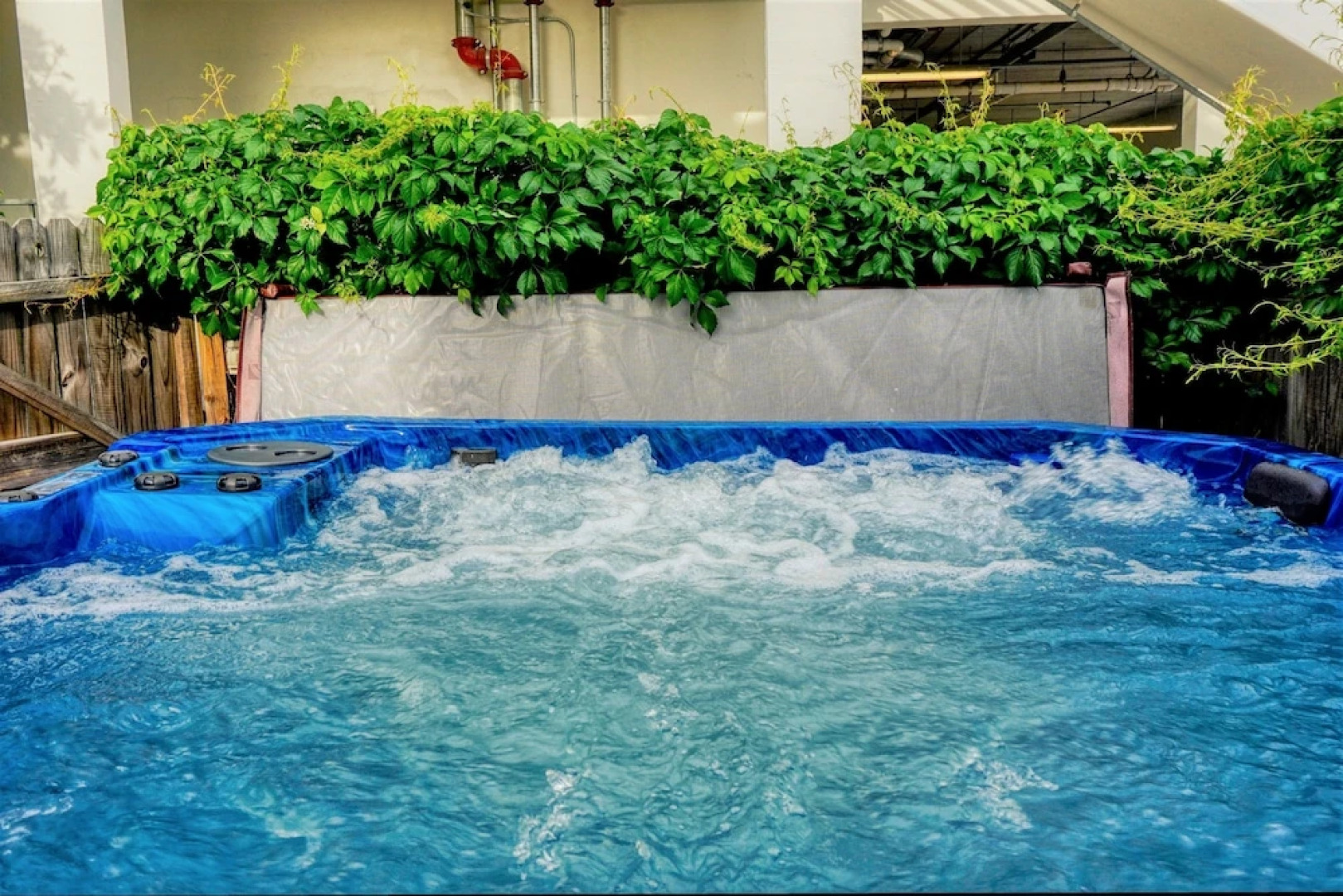 Pass A Grille Beach Escape (107-8)