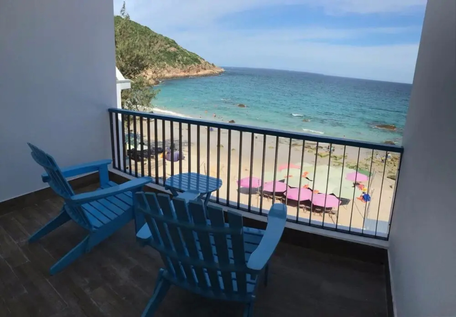 Blue Anchor Lodge & Cafe-Binh Ba Island