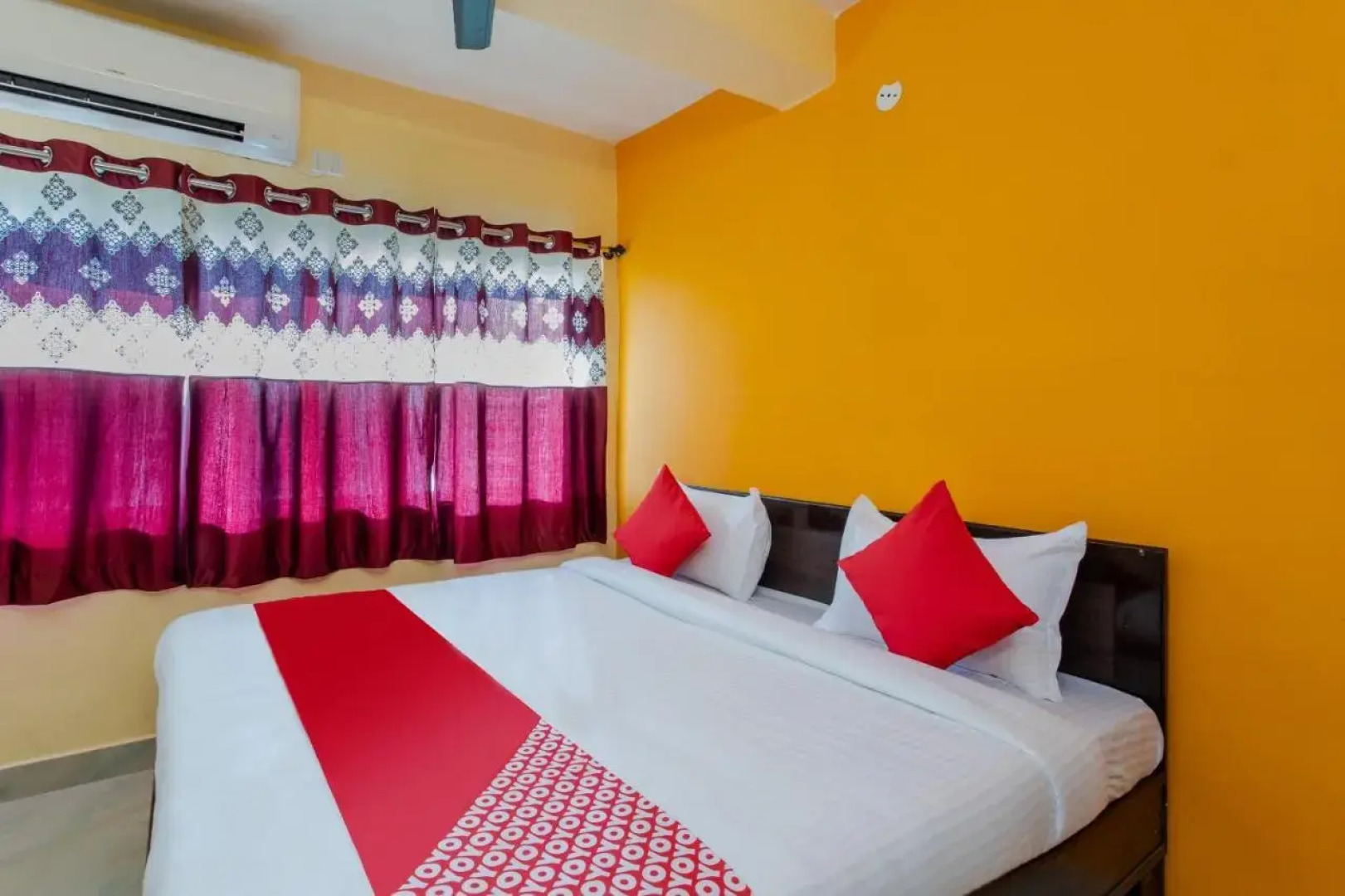 OYO 27817 Hotel Decision