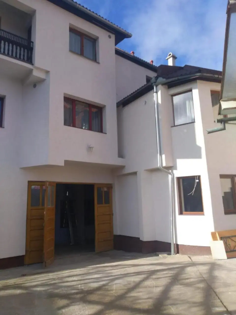 Seven House