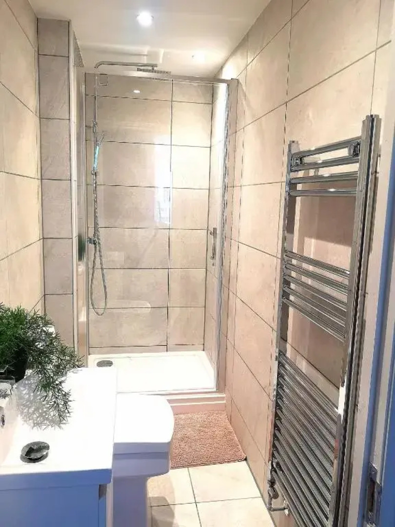 New SLEEP 4 COSY HOME