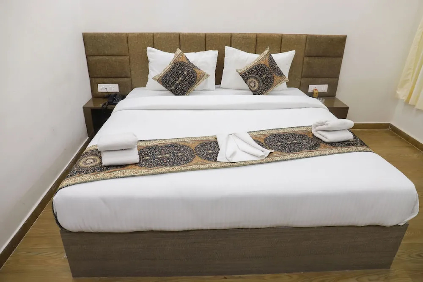 Hotel Gulmohar Plaza By Auroville Ent